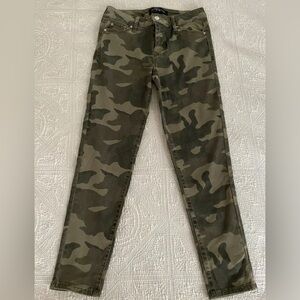 Celebrity Pink Girls Pants size 12 camo, cotton,modal, spandex Skinny